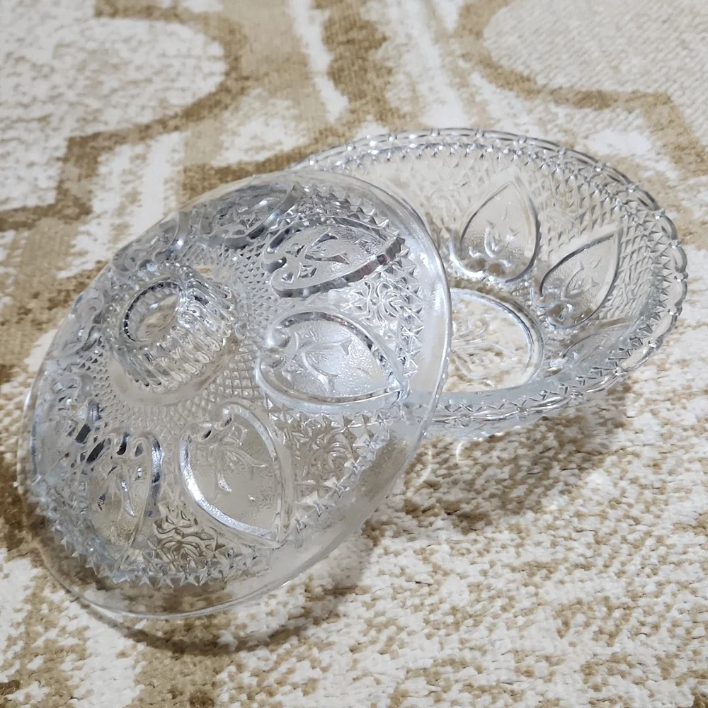 Vintage Pasari Indonesia KIG Pressed Glass Hearts Bows Bowl With Lid Collectible